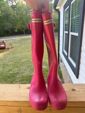 Hunter Hot Pink Gloss Tall Rain Boots